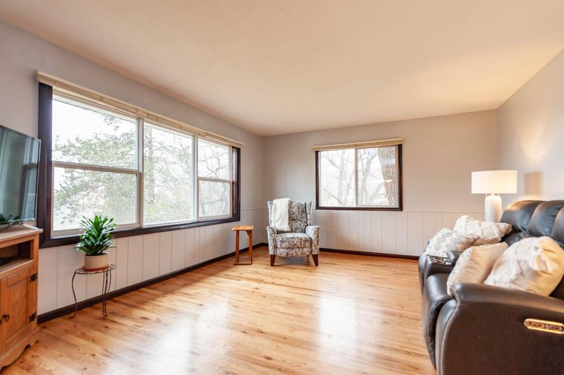 9052 Klever Ave NW, Annandale, MN 55302
