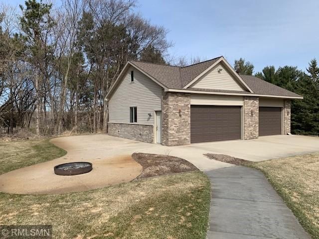 22240 Oak Ridge Dr, Rogers, MN 55374