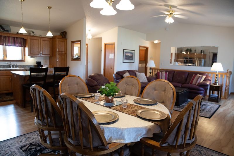 586 Pleasant View Dr NW, Alexandria, MN 56308