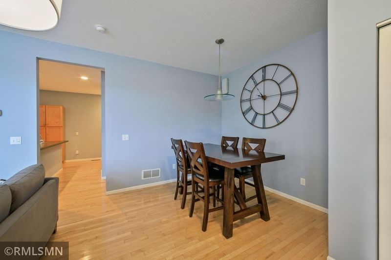 18 Como Ave, Saint Paul, MN 55103