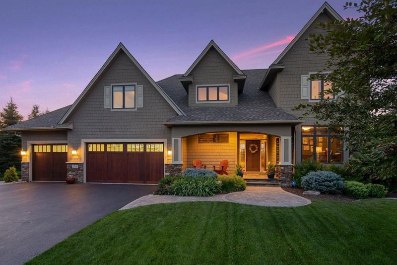 2358 Highover Trl, Chanhassen, MN 55317