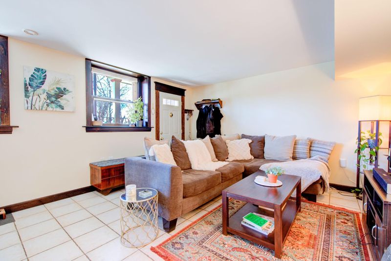 1664 Ashland Ave #5, Saint Paul, MN 55104