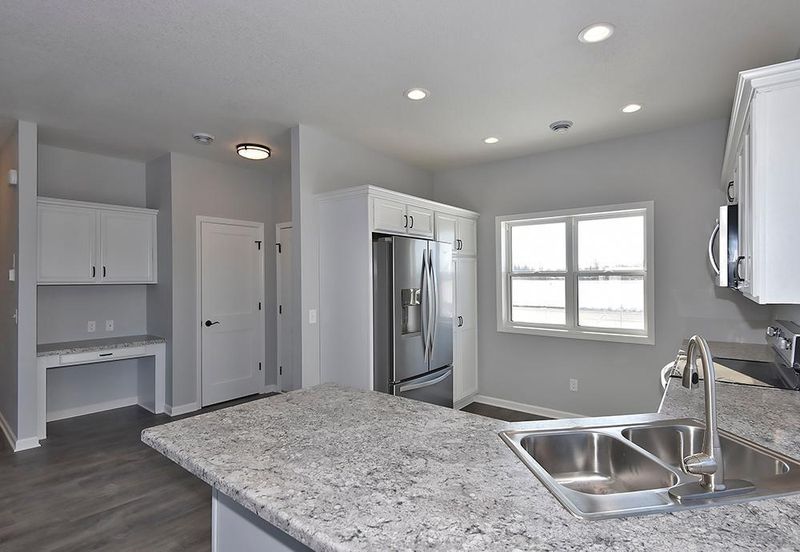 785 Escalade Ln SE, Owatonna, MN 55060