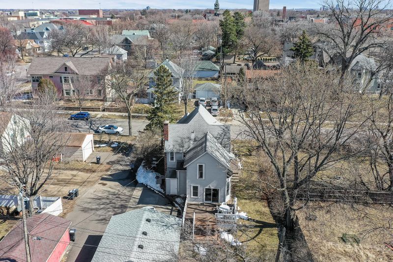823 Fry St, Saint Paul, MN 55104