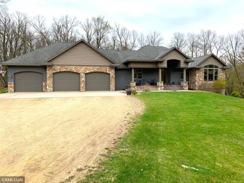 25166 55th St NE, New London, MN 56273