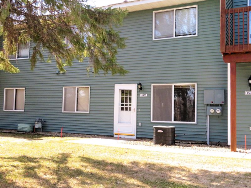5978 Fernwood St, Shoreview, MN 55126