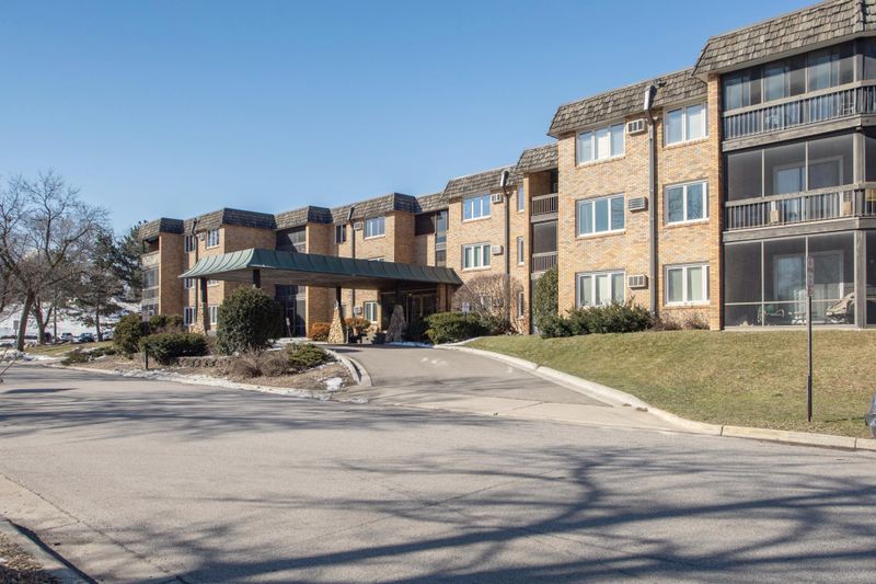 3200 Virginia Ave S #105, Saint Louis Park, MN 55426
