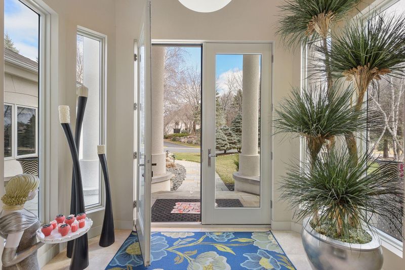 15315 Masons Pointe, Eden Prairie, MN 55347