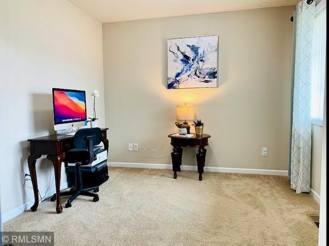 910 Cole Ave, Montrose, MN 55363
