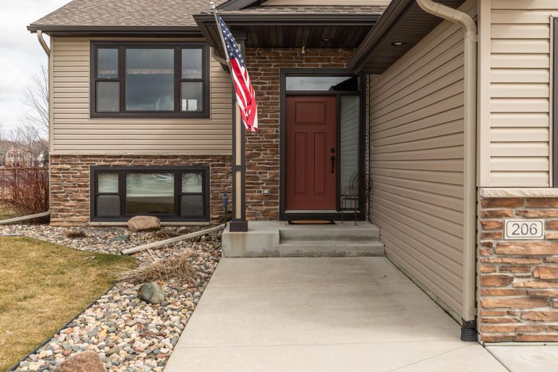 206 14th Ave NW, Kasson, MN 55944