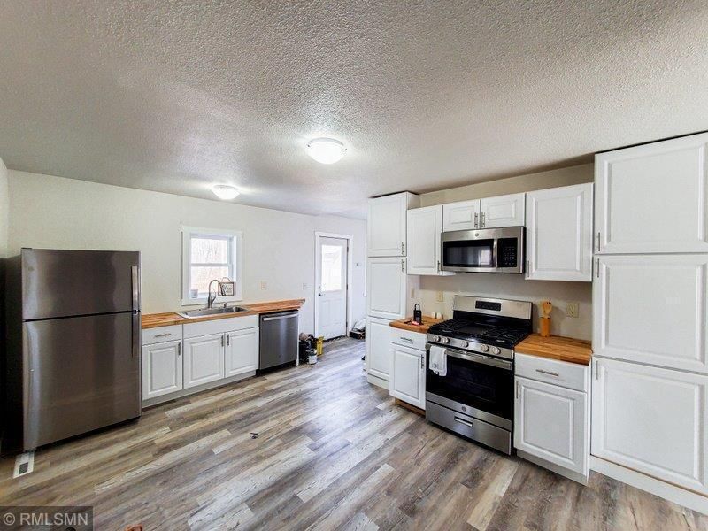 11170 Red Pine Rd, Brainerd, MN 56401
