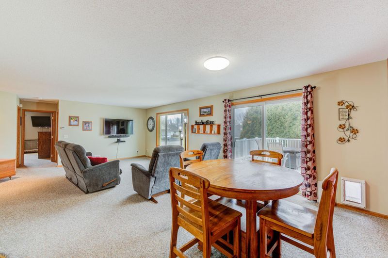805 Walnut St NE, Hutchinson, MN 55350