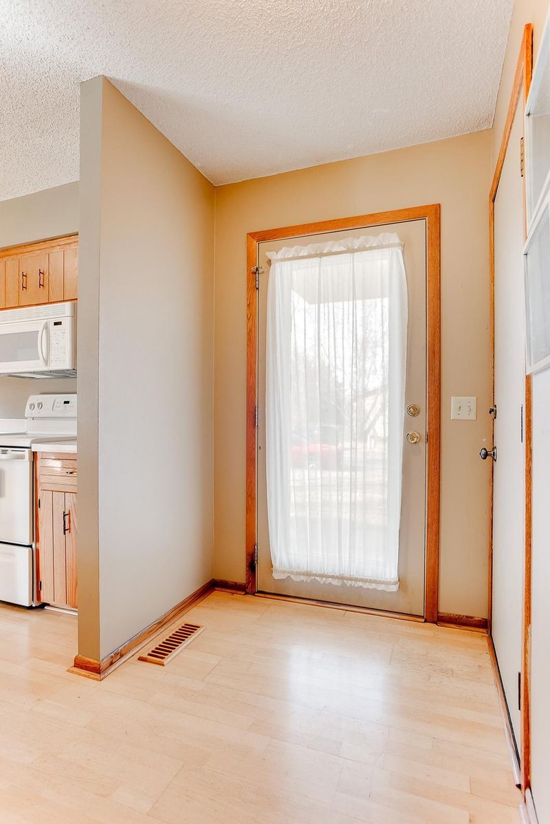 915 Welter Rd SE, Saint Michael, MN 55376