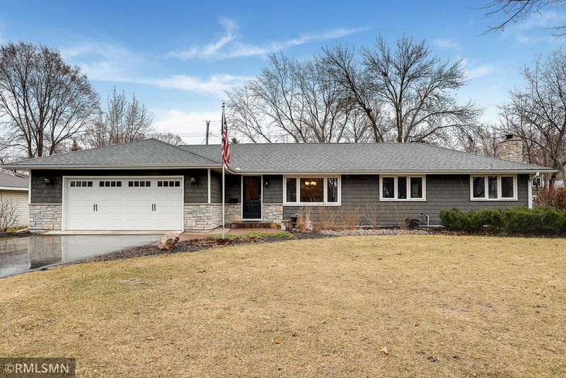 10637 Thomas Ave S, Bloomington, MN 55431
