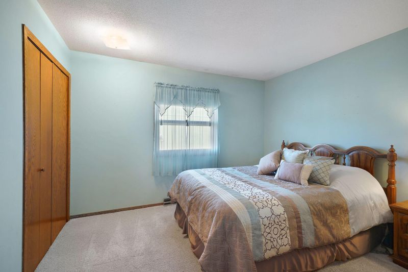 20555 Idalia Ave, Lakeville, MN 55044