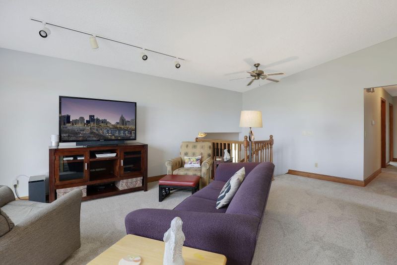 7301 Walnut Ct, Eden Prairie, MN 55346