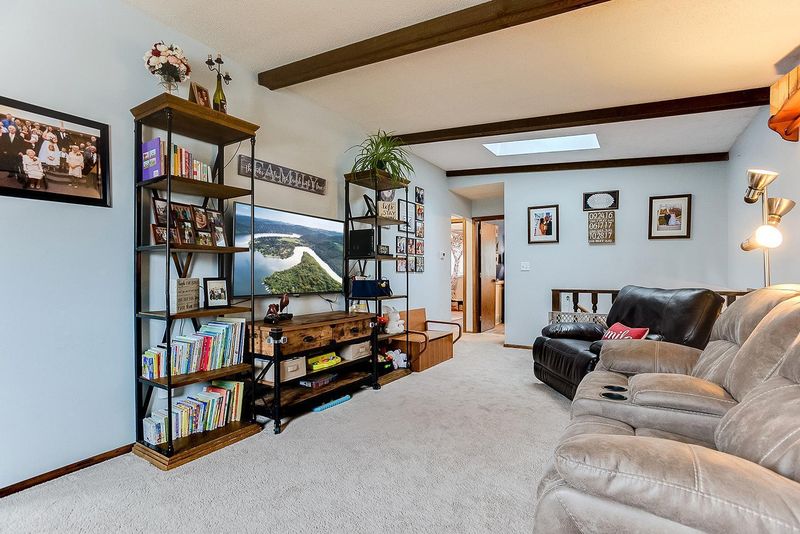 1324 Honeysuckle Ln, Hastings, MN 55033