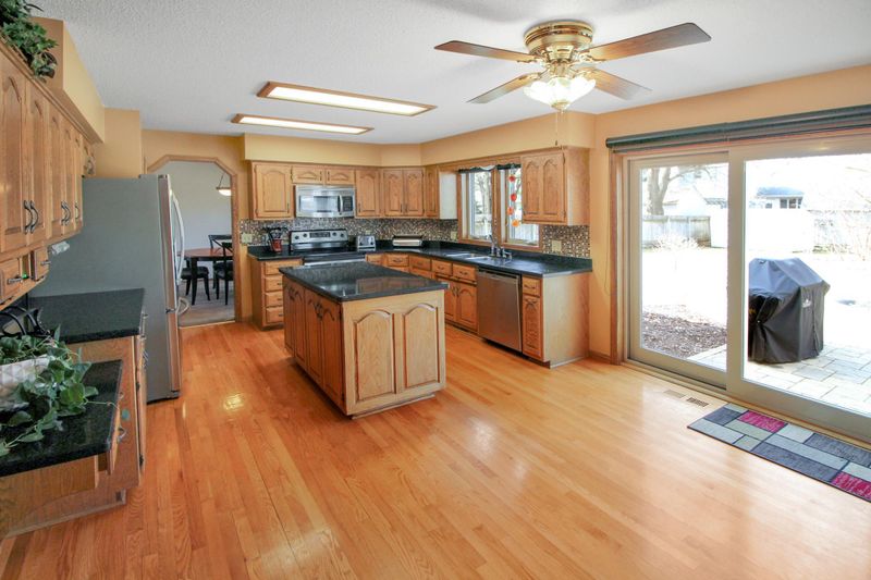 13876 Bluebird St NW, Andover, MN 55304
