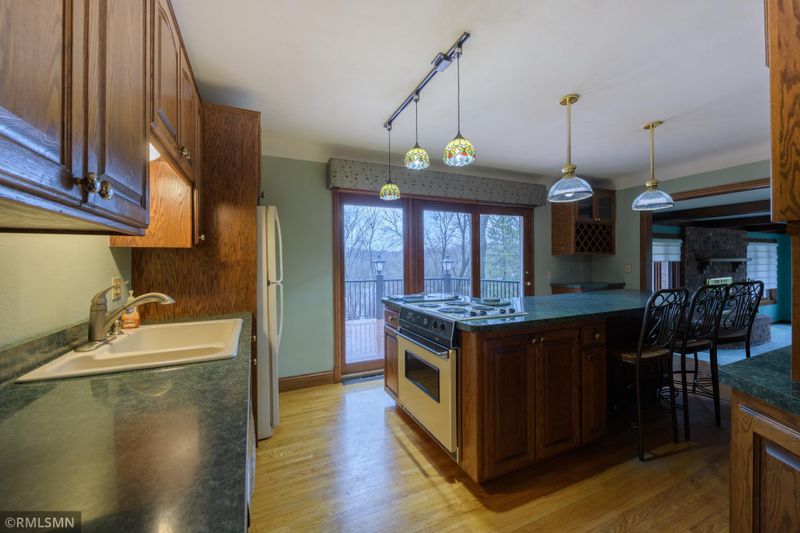 2027 Greenbrier St, Maplewood, MN 55117