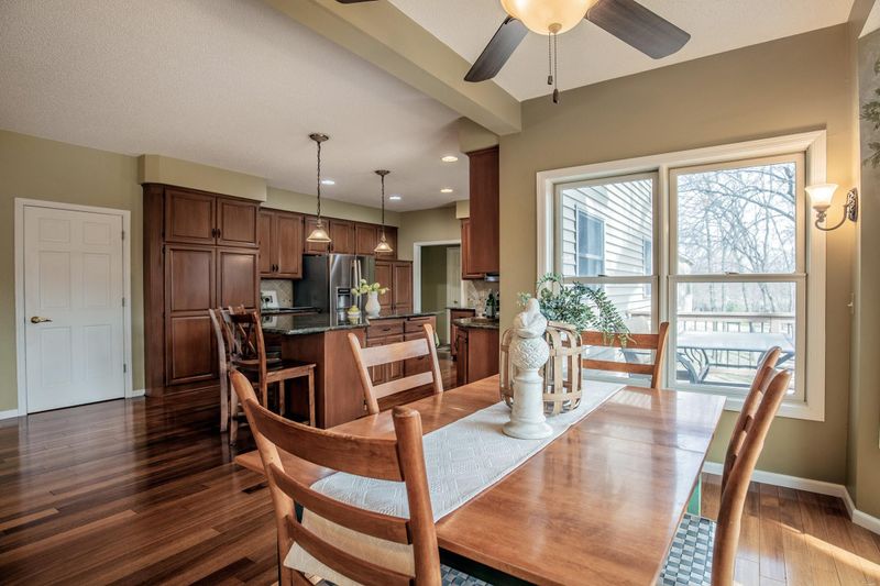 8122 Everest Ln N, Maple Grove, MN 55311