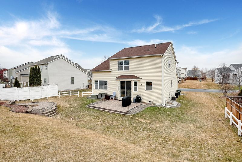 14376 Bayberry Cir, Rosemount, MN 55068