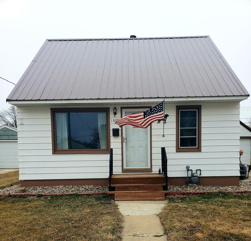1609 3rd Ave SE, Austin, MN 55912