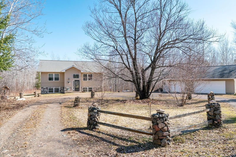 9041 Us Hwy 2, Brookston, MN 55711