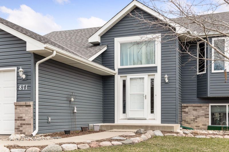 871 Quail Ct, Watertown, MN 55388