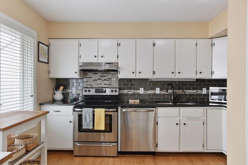 913 Dartmouth Pl SE, Minneapolis, MN 55414