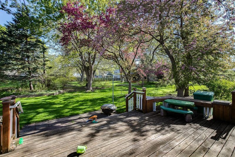 8840 Elgin Pl N, Golden Valley, MN 55427