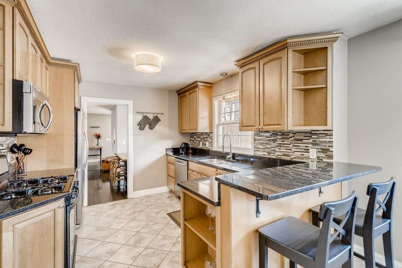 3109 Golden Valley Rd, Golden Valley, MN 55422