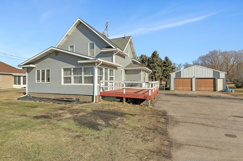231 River St W, Holdingford, MN 56340
