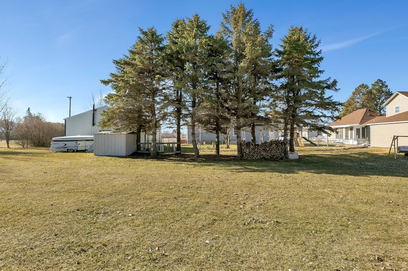 231 River St W, Holdingford, MN 56340