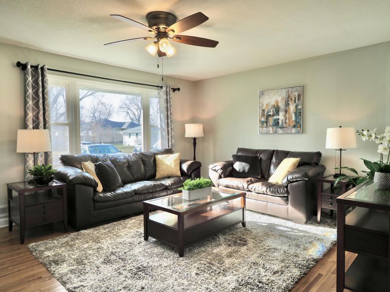 10209 Washburn Cir S, Bloomington, MN 55431