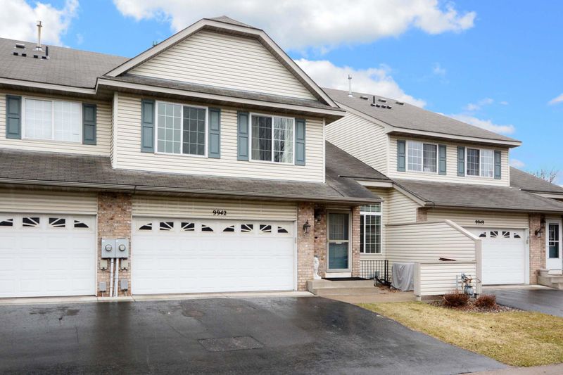 9942 Hamlet Ln S, Cottage Grove, MN 55016