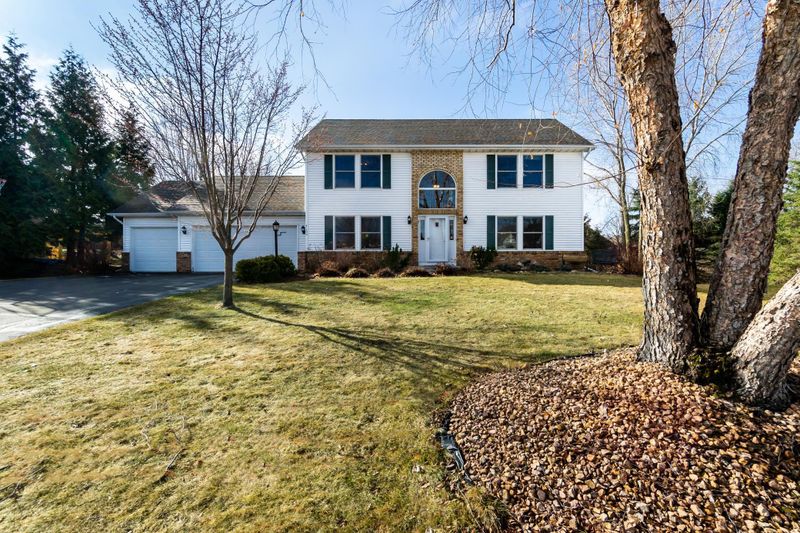 4190 Granite Ct, Eagan, MN 55123