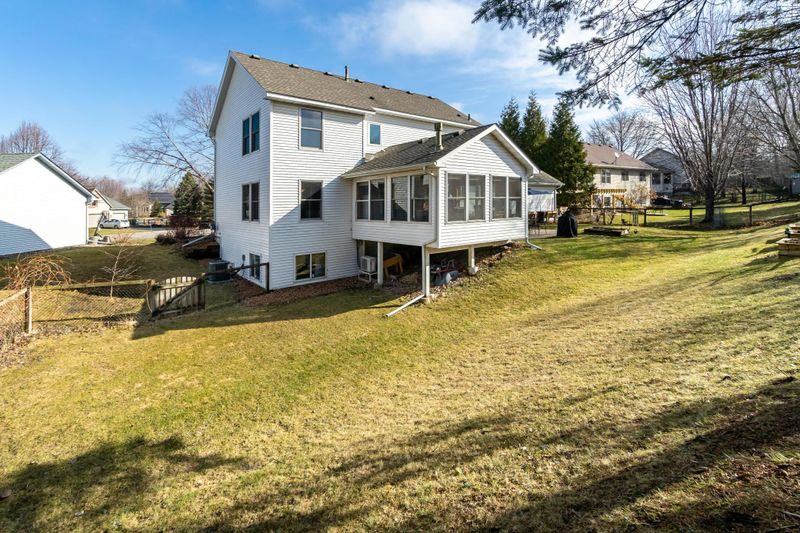 4190 Granite Ct, Eagan, MN 55123