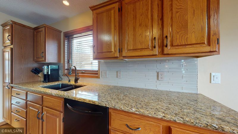 2933 Mayowood Common Cir SW, Rochester, MN 55902