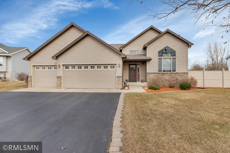 1112 Garden Brook Dr, Sauk Rapids, MN 56379