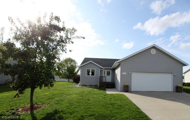 1129 Oakland Park Rd, Thief River Falls, MN 56701