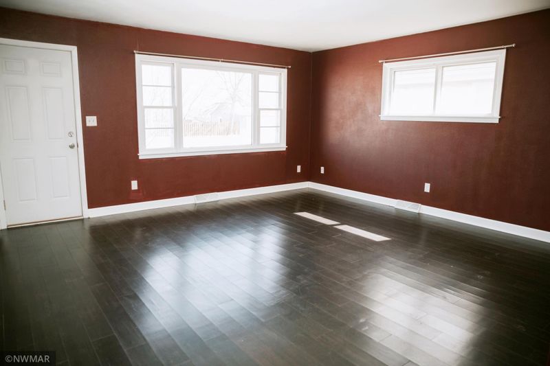 810 Sampson St, Crookston, MN 56716
