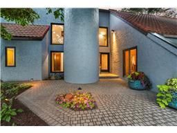 10601 Niblick Ln, Eden Prairie, MN 55347