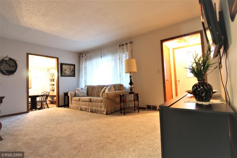 707 Spring St, Kenyon, MN 55946