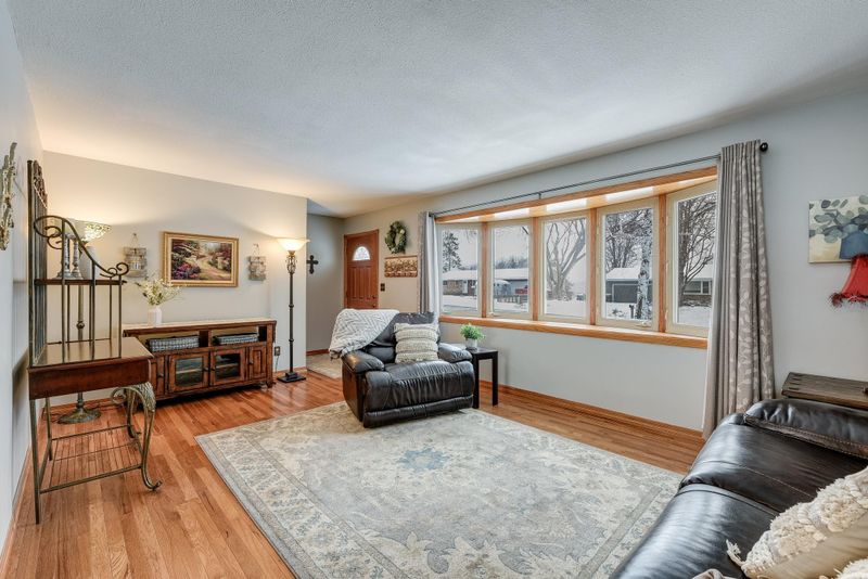 6165 Birch Rd, Prior Lake, MN 55372