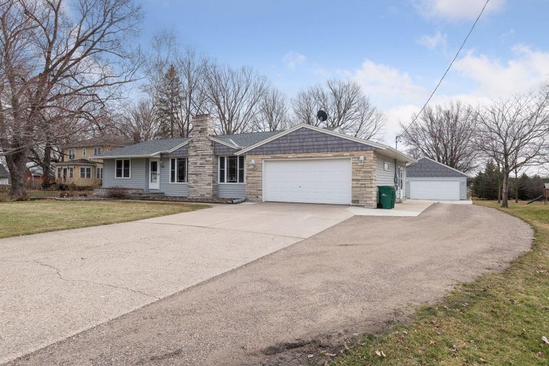 860 Park Ave, Hamburg, MN 55339