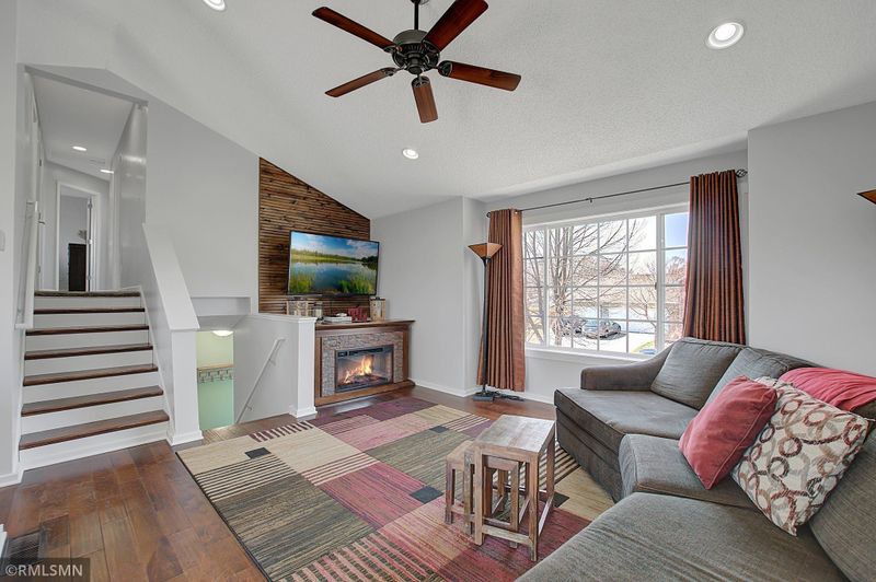 909 11th St, Farmington, MN 55024