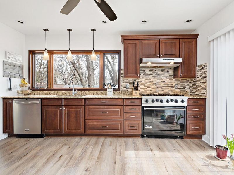 5870 Idlewood Rd, Mound, MN 55364