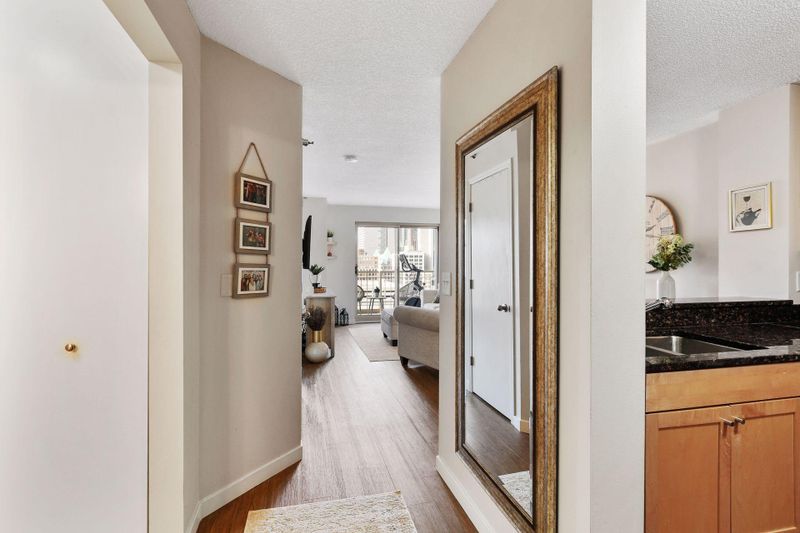 401 S 1st St #1204, Minneapolis, MN 55401