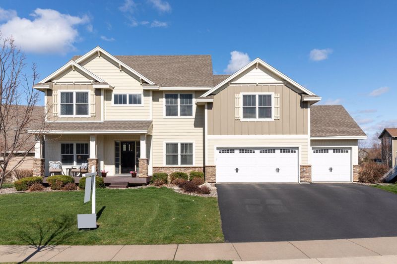 1730 Deephaven Dr, Woodbury, MN 55129