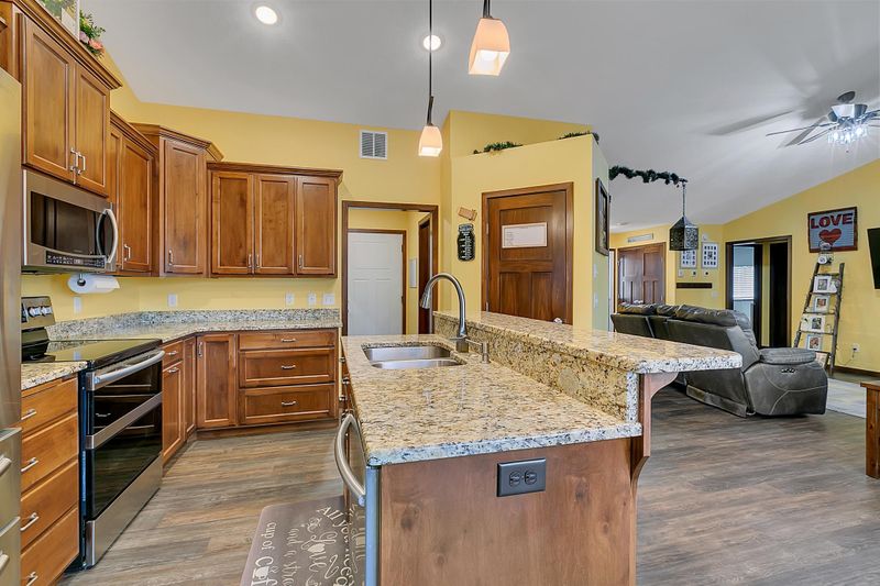 603 Brookwood Ln, Saint Cloud, MN 56303